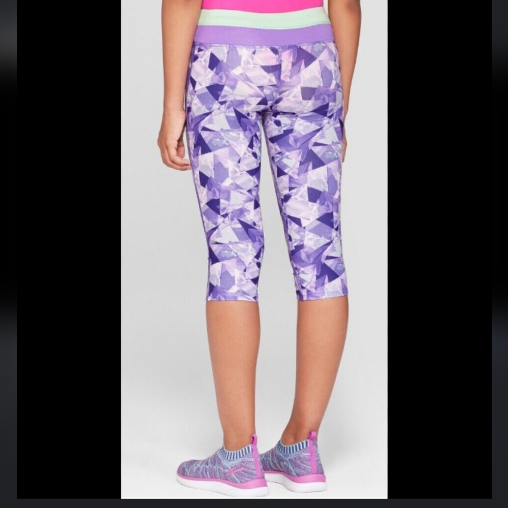 NWT C9 Champion Girls Size L 10-12  Performance Gear Stretch Capri Leggi…
